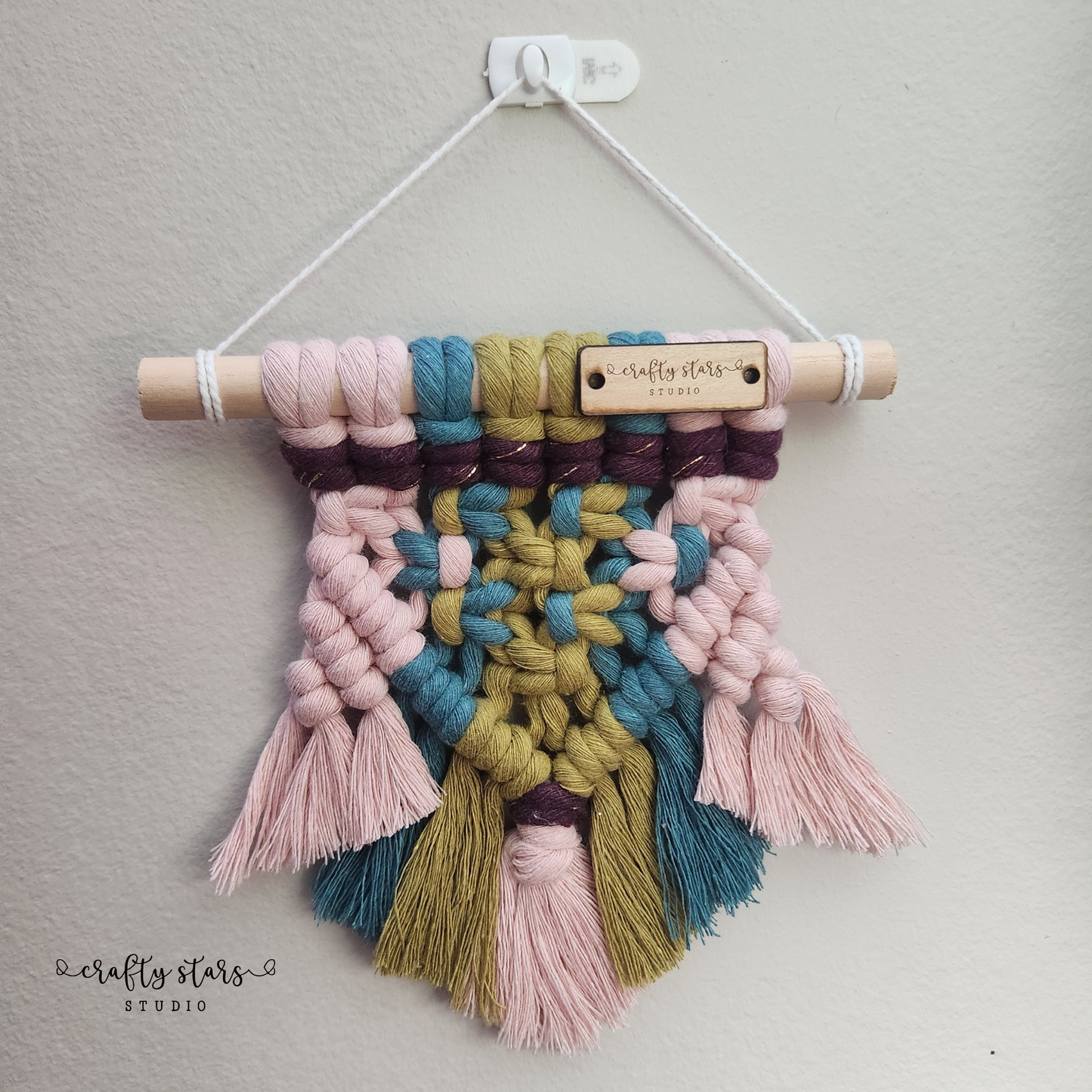 A Pinch of Retro | Mini Wall Hanging